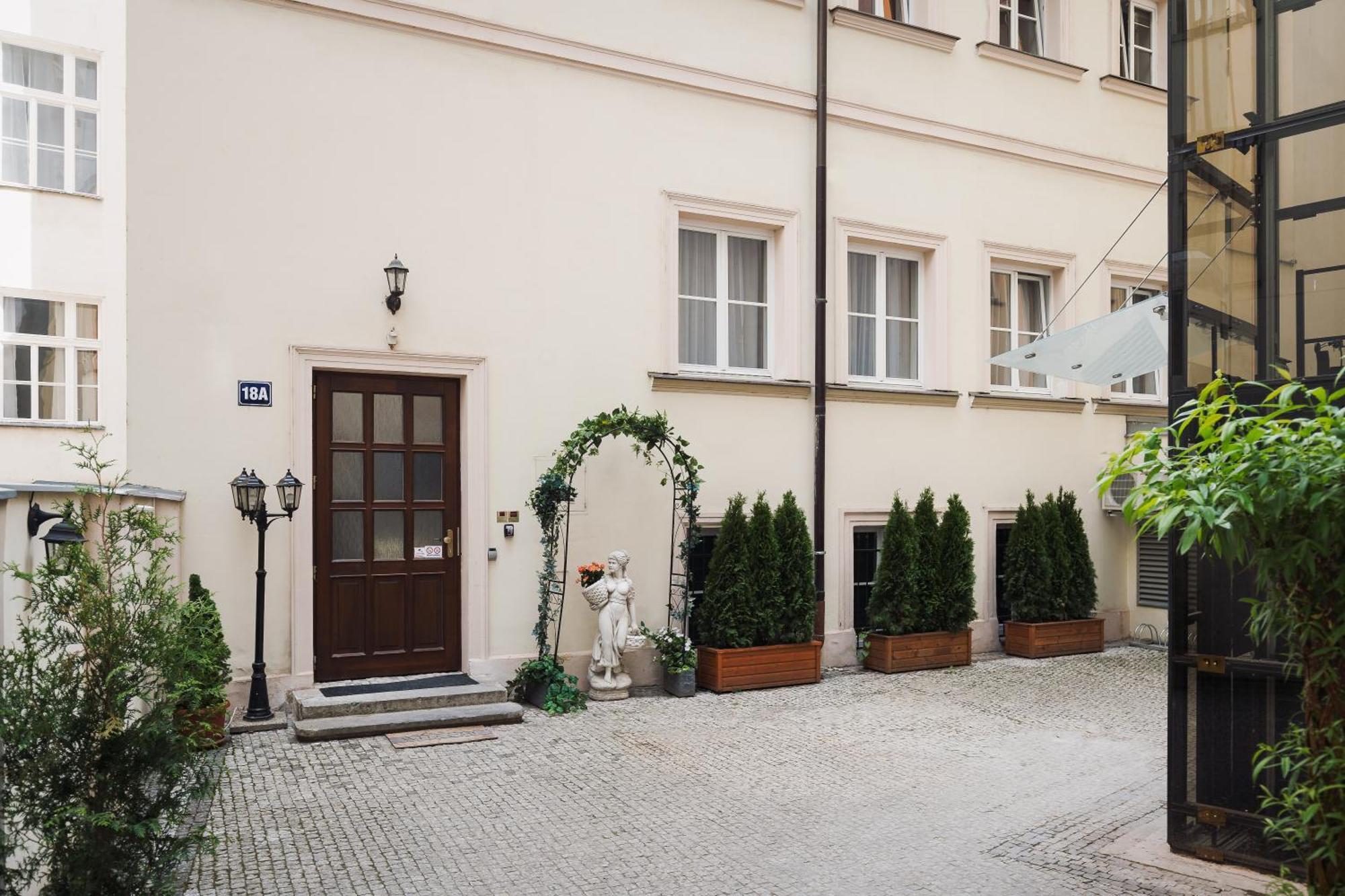 فندق Prague Old Town Liliova Garden المظهر الخارجي الصورة